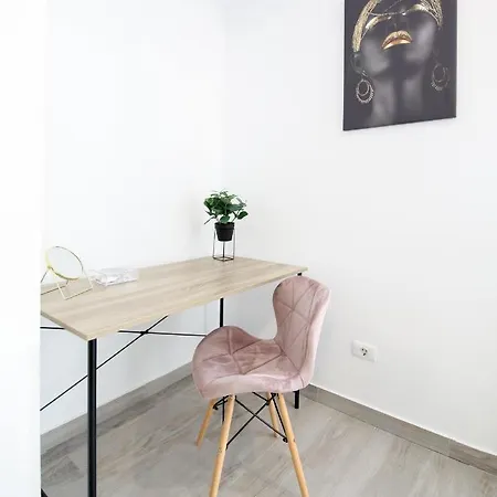 Vitan Oasis - Moon --free Parking--self Check-in-- Apartment Bucharest