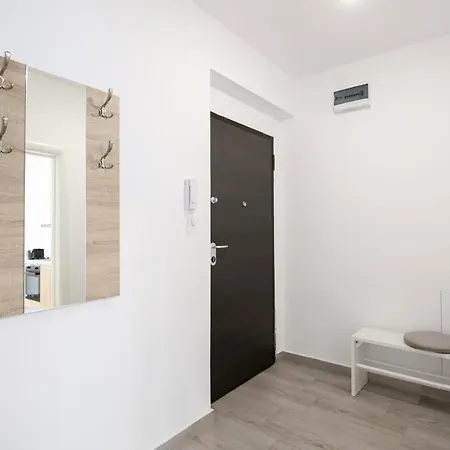 Apartment Vitan Oasis - Moon --free Parking--self Check-in--